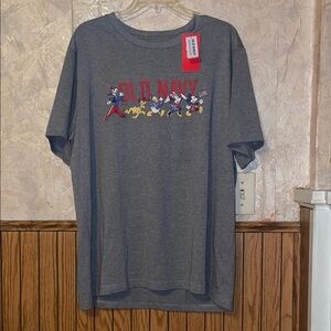 Gray old navy Disney  Graphic Tee (XL)(nwt)